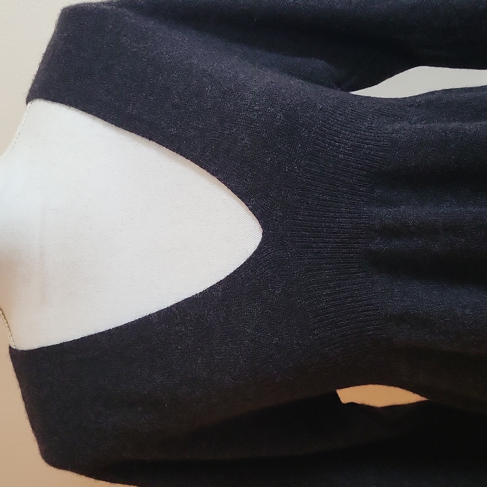 Vince V-Neck Babydoll Cashmere Sweater Dark Gray Size Large - Picture 2 of 7